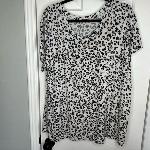 Ugg Animal Print Koolaburra XL T shirt 50” bust 29” length - Picture 1 of 7